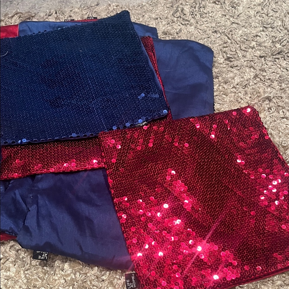 9 pieces case pillows Vibrant Red and Blue Sequin Fabric for case pillow decor - Picture 7 of 7